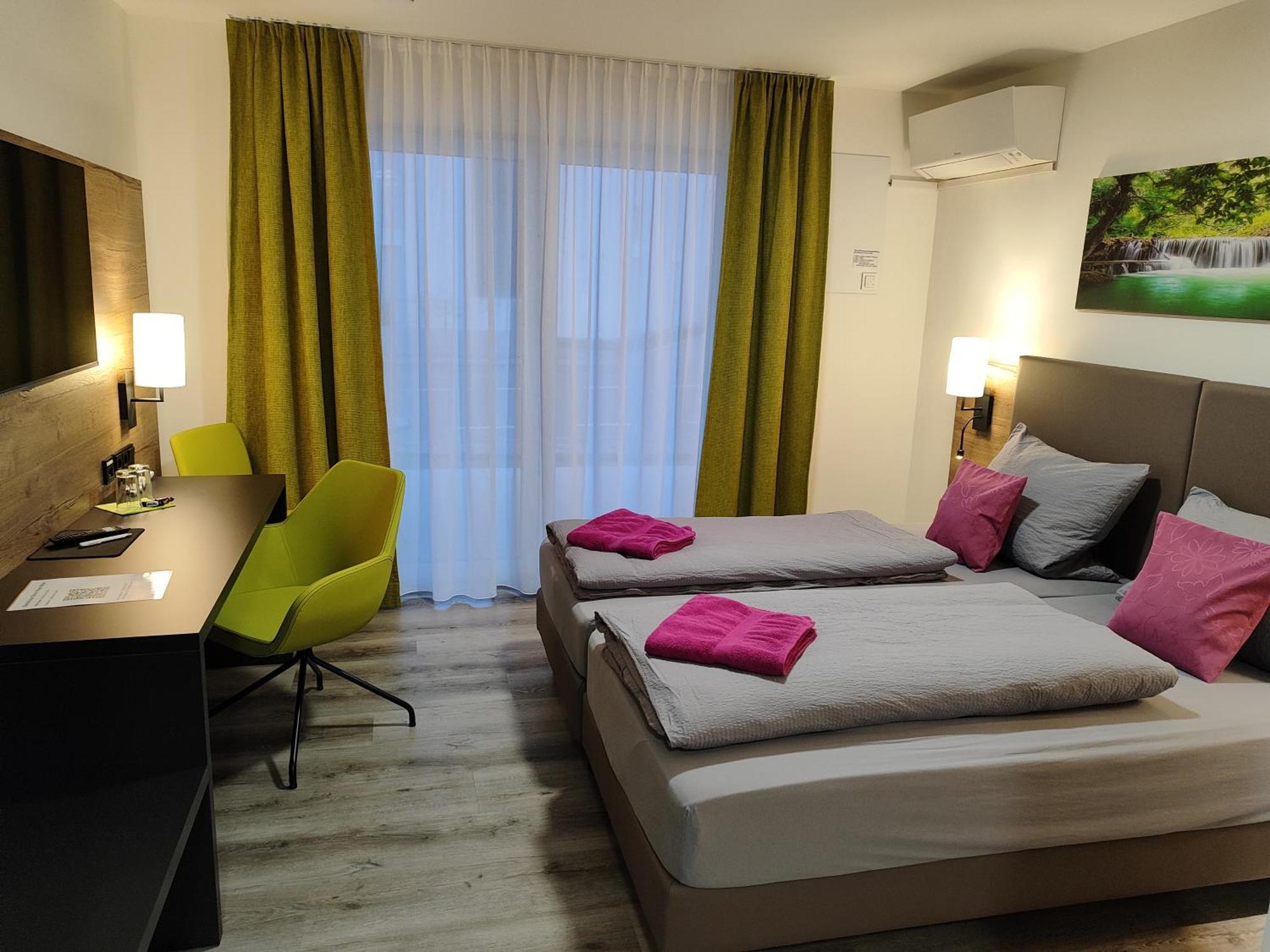 Hotel Gaestehaus Stock Zimmer Sahnehaeuble Friedrichshafen Exterior foto